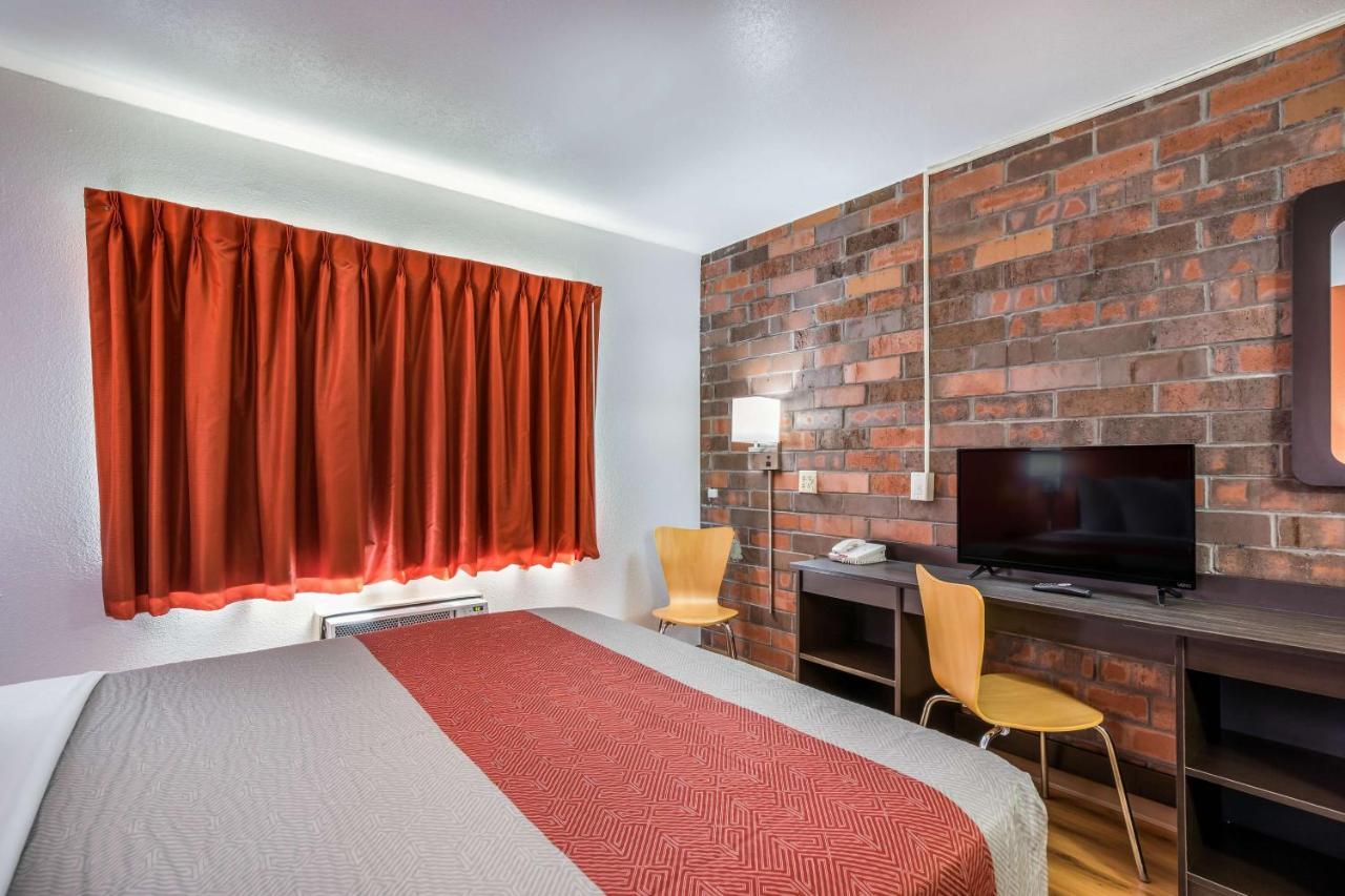 Motel 6-Madison, Wi - East מראה חיצוני תמונה
