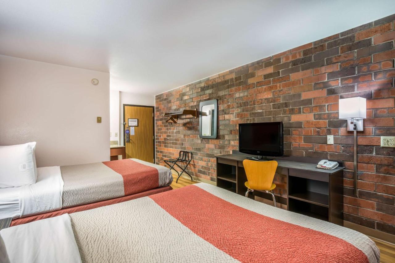 Motel 6-Madison, Wi - East מראה חיצוני תמונה