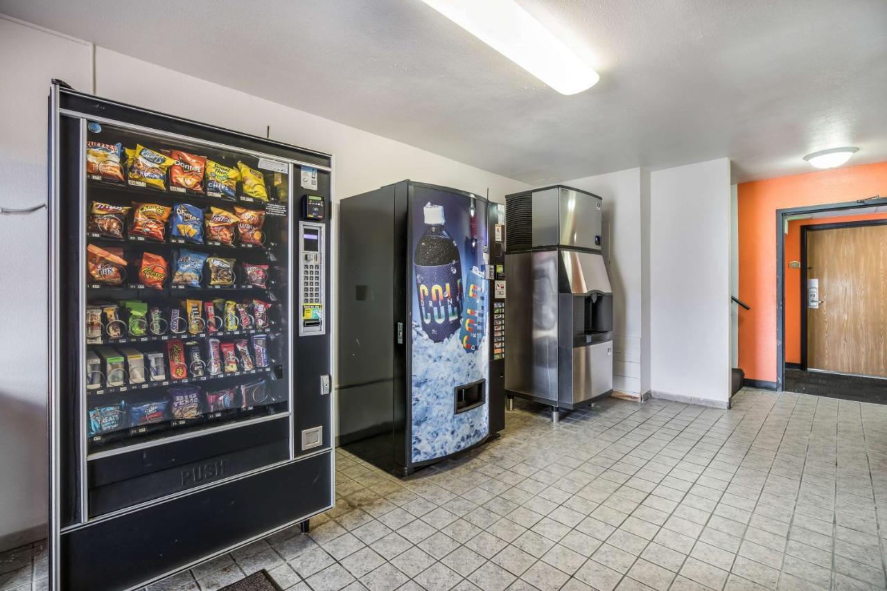 Motel 6-Madison, Wi - East מראה חיצוני תמונה
