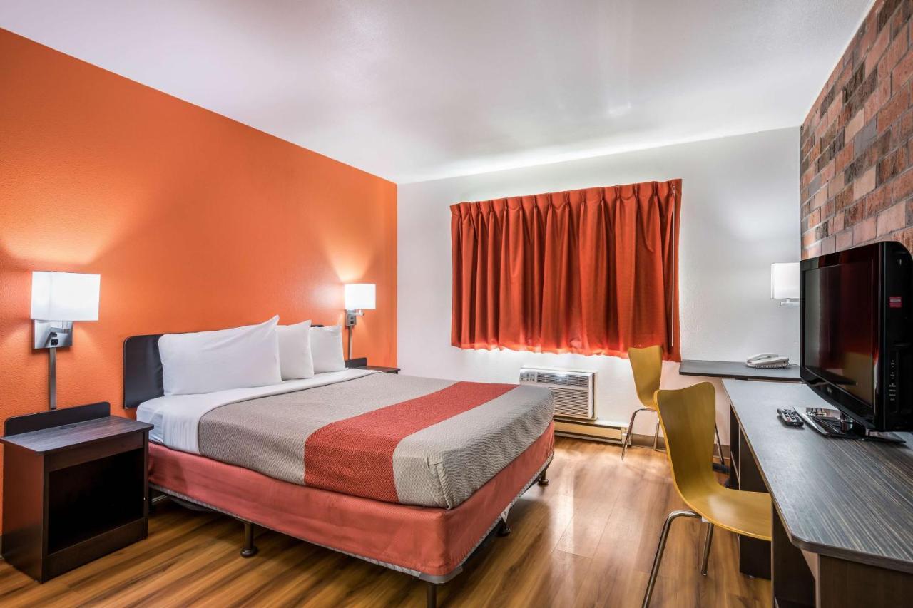 Motel 6-Madison, Wi - East מראה חיצוני תמונה