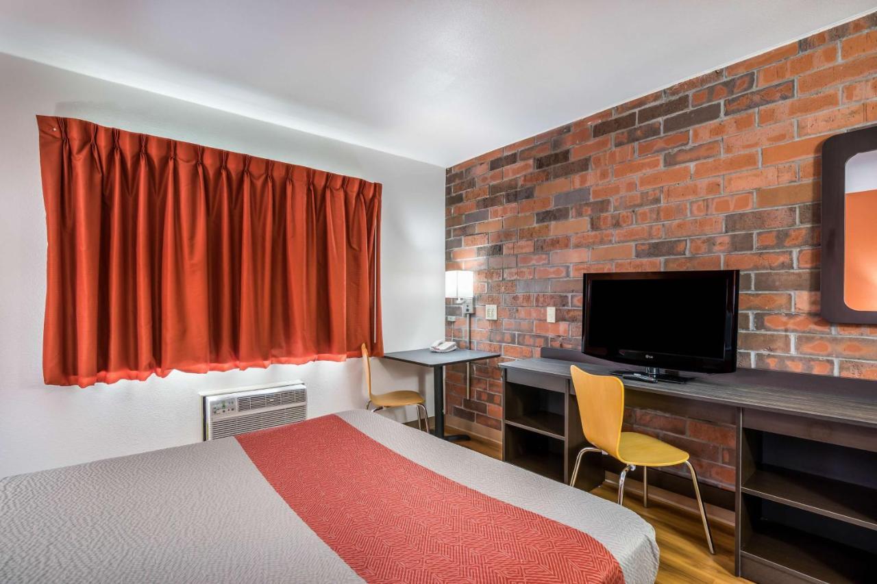Motel 6-Madison, Wi - East מראה חיצוני תמונה