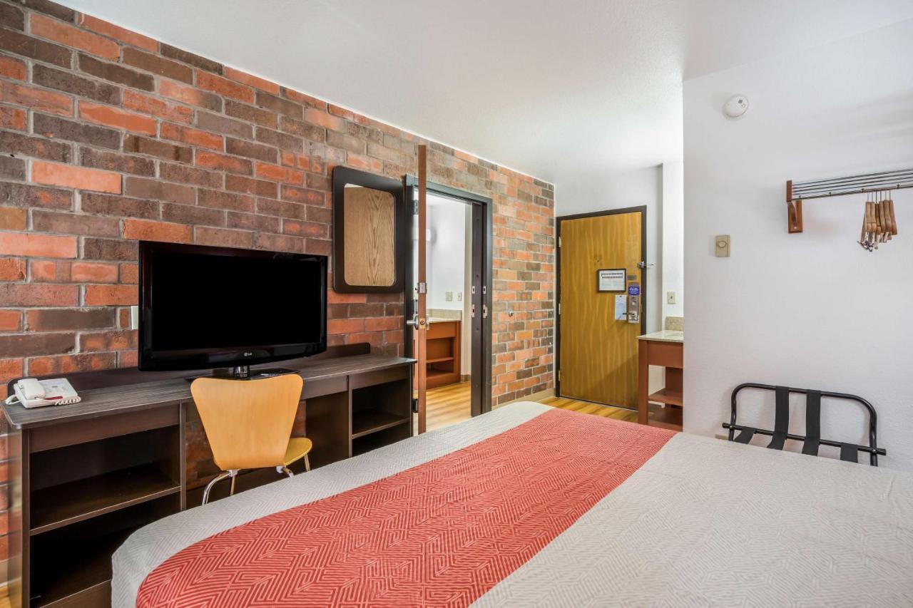 Motel 6-Madison, Wi - East מראה חיצוני תמונה