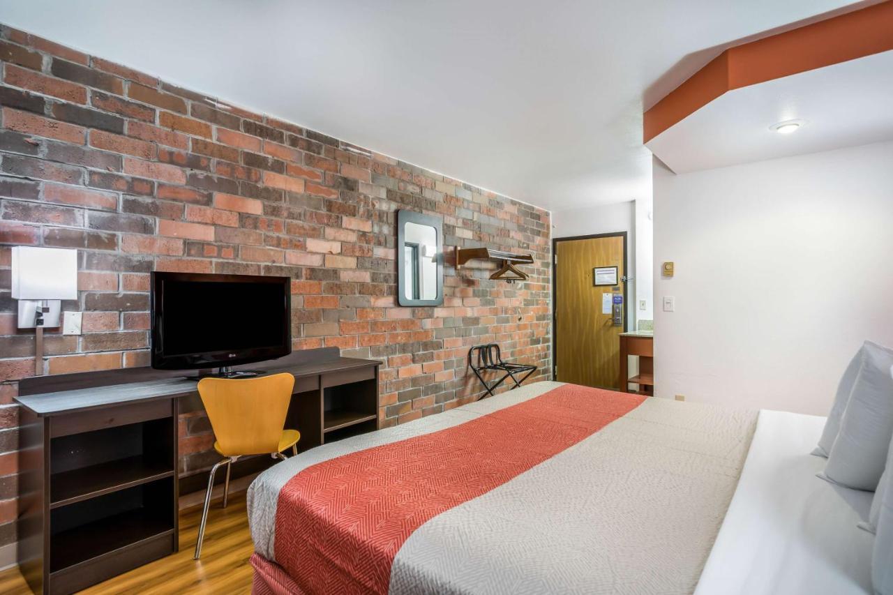 Motel 6-Madison, Wi - East מראה חיצוני תמונה